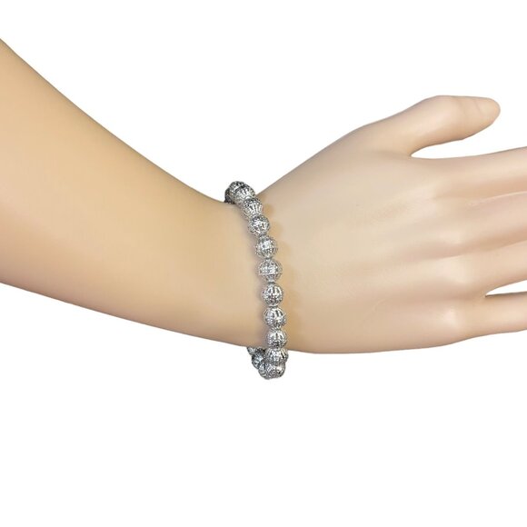Silver Toned Beaded Stretch Bracelet One Size with Intricate Detailing - Picture 3 of 8
